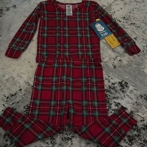 Gerber. Plaid 2 piece pajamas set. 2T. NWT.
